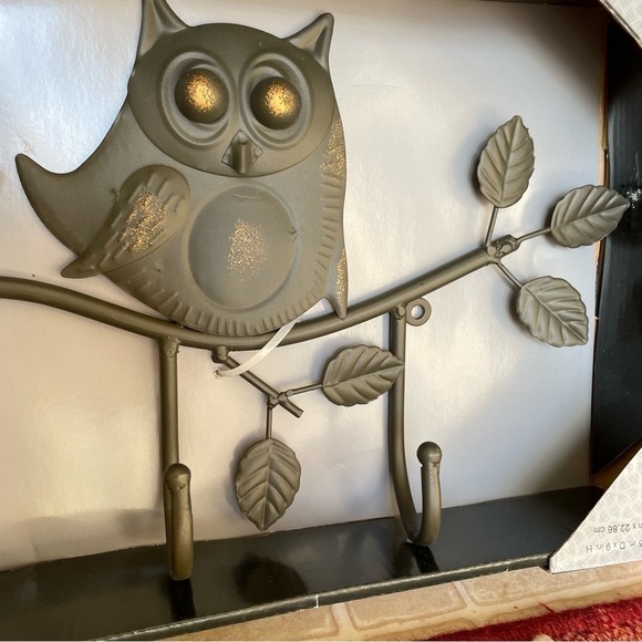HOMESTRENDS Two Metallic Owls Perched on a branch hanger - Picture 3 of 9